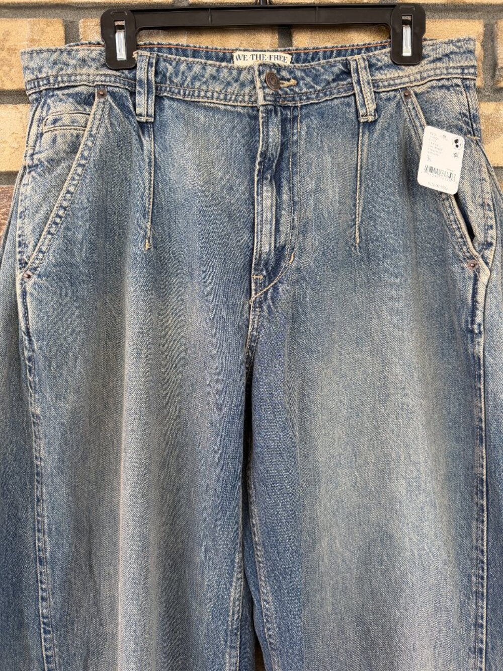 Free People We The Free Block Party Pleated Boyfriend Jeans 30 NWT - Picture 8 of 16